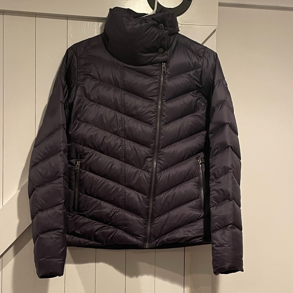 Patagonia Women's Navy Blue Puffer Jacket